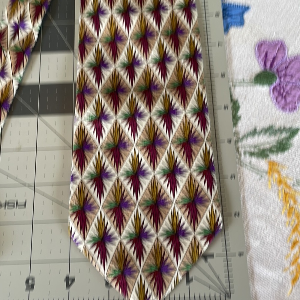 Scenario by Martin Wong, purple, gold, green geometric patterned silk tie - Picture 10 of 10
